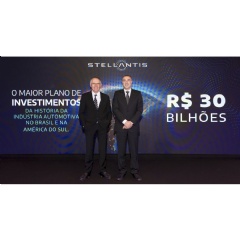 From left: Stellantis CEO Carlos Tavares and Stellantis South America COO Emmanuele Capellano