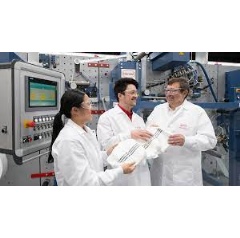At the Technology Center Bridgewater, customers and Henkel experts can tackle production challenges together to find new opportunities.