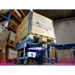 Autonomous robotics is booming  take logistics. The Danish robotics specialist Capra Robotics is now using Deutsche Telekoms IoT mobile and satellite network and Swift Navigation.  Capra Robotics, Bildbearbeitung: Evelyn Ebert Meneses