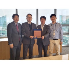 Primetals Technologies receiving the prestigious award at the head office of SeAH Besteel. From left to right: Kyonghoon Han, Head of Project Execution at Primetals Technologies Korea, (see complete caption below)