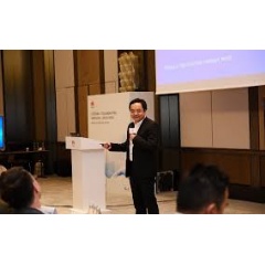 Sun Rui, President of Huawei Wireless Solution R&D, unveiling the Apollo version