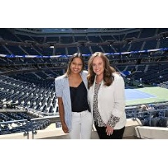 Madge Thomas (left) with Danette Leighton. Photo by Louie Lou/USTA.