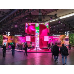 Around 1,000 square meters, many AI-based innovations, and one impressive 3D logo: The booth of Deutsche Telekom at MWC.  Deutsche Telekom