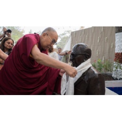 His Holiness the Dalai Lama inaugurating a statue of Dr Shantilal Somaiya, father of the current President, Samir Somaiya and son of the founder on his arrival at Somaiya Vidyavihar in Mumbai, India. Photo by Lobsang Tsering