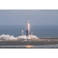 A SpaceX Falcon 9 rocket carrying a Dragon cargo capsule lifts off from Launch Complex 39A at NASAs Kennedy Space Center on the companys 22nd Commercial Resupply Services mission to the International Space Station.
Credits: NASA Kennedy