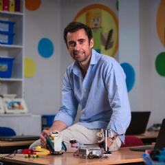 Borja Templado, Robots in Actions founder, company financed by MicroBank.