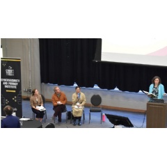 L-r: Eden Lotimer, Urs Hengartner, Nicole J. Goodman and Veronica Kitchen discuss online voting.
Photo credits: Lisa Loiselle, Office of Research