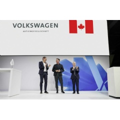 From left: Oliver Blume, CEO Volkswagen Group; Thomas Schmall, Group Board Member Technology; Hon. Franois-Philippe Champagne, Canadas Minister of Innovation, Science and Industry