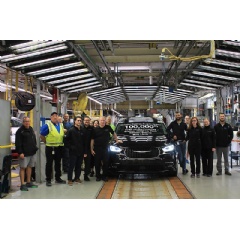 Team members celebrate production of 100,000th Chrysler Pacifica Plug-In Hybrid minivan Thursday, August 31, 2023 at the Stellantis Windsor (Ont.) Assembly Plant. (see complete caption below)