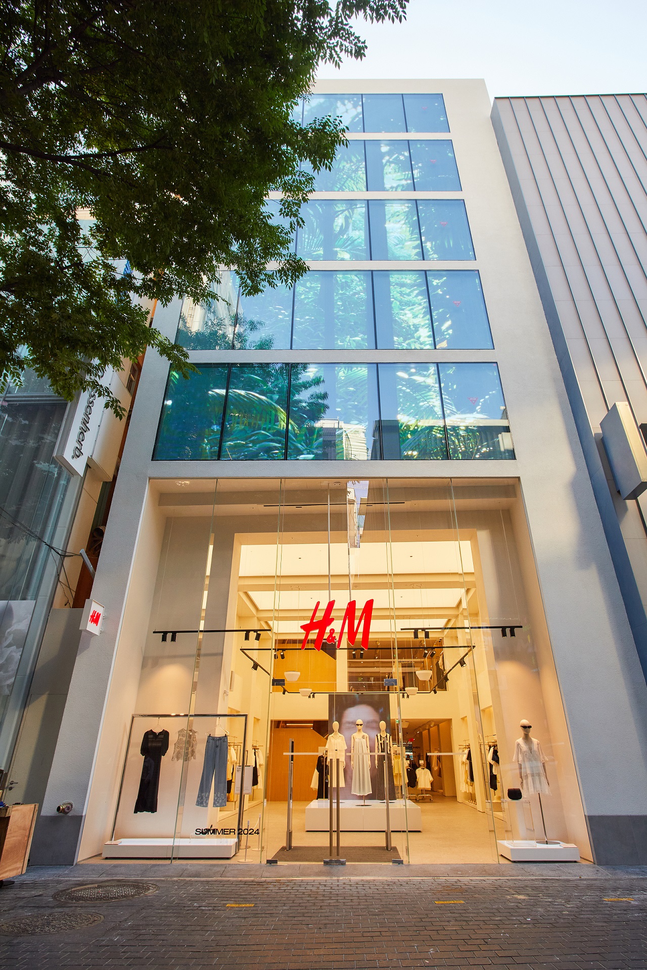 H M unveils elevated shopping experience with new store in Seoul Korea WebWire