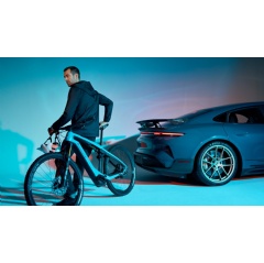 Porsche eBike Model, Taycan Turbo GT with Weissach Package, 2025, Porsche AG

Taycan Turbo GT with Weissach package: Electric power consumption* combined (WLTP) 21.3  20.6 kWh/100 km, CO₂ emissions* combined (WLTP) 0 g/km, CO₂ class A